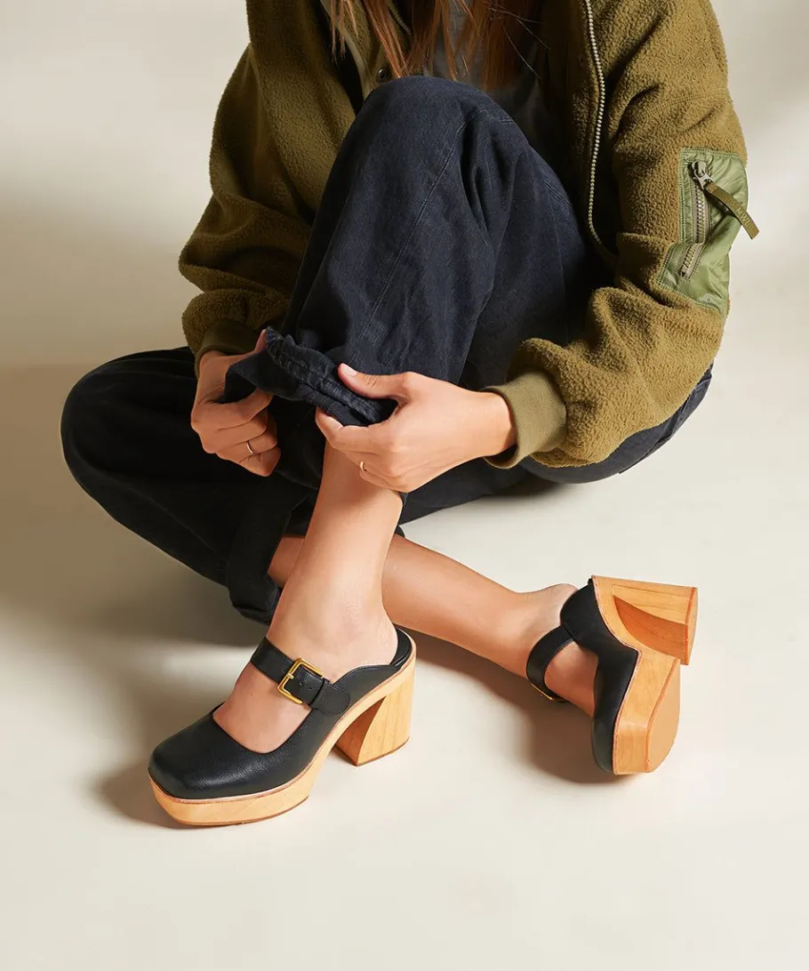 Discount Charis In Black Women Clogs