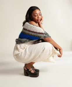 Hot Gael In Black Women Clogs