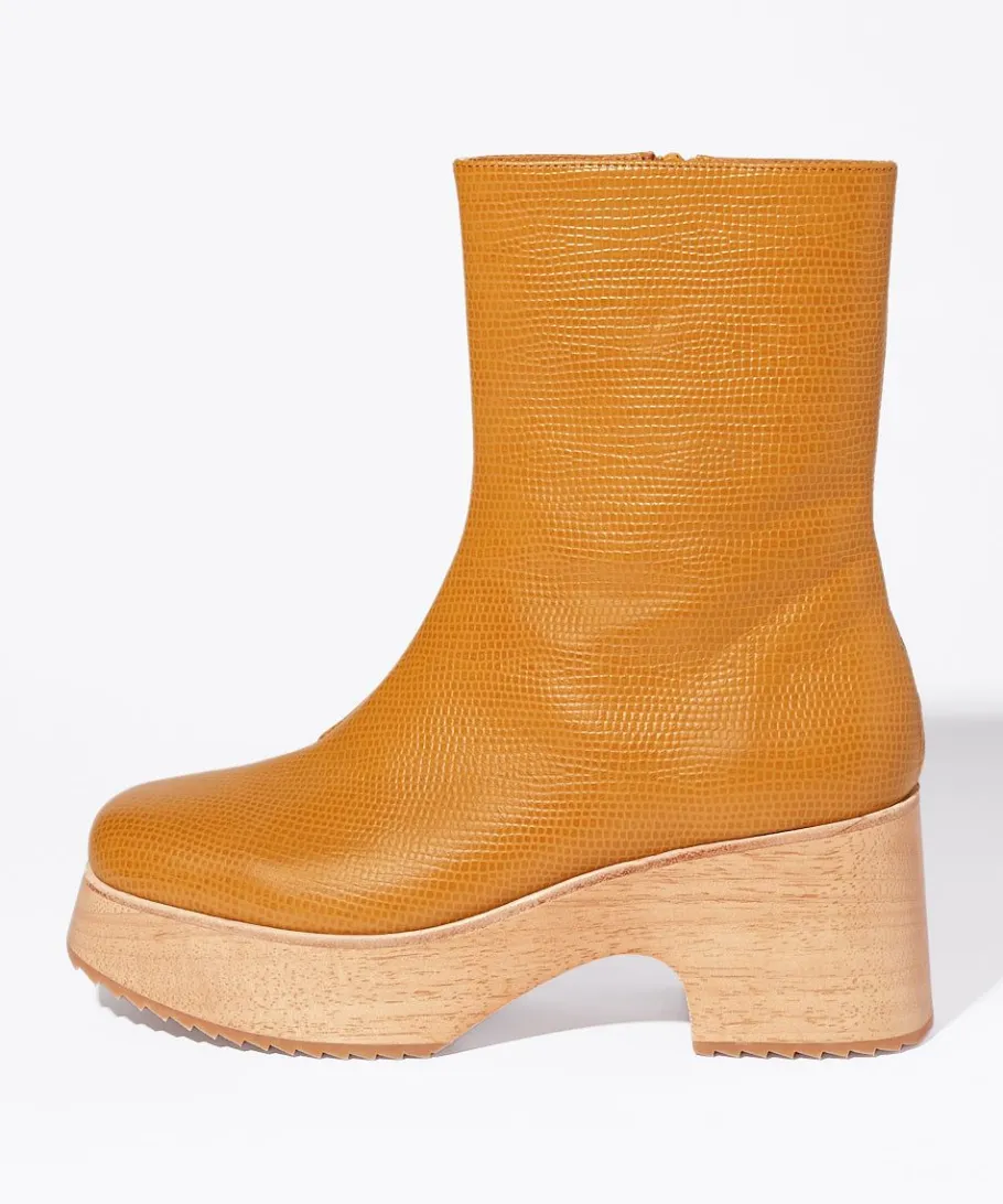 New Isla In Caramel Women Clogs