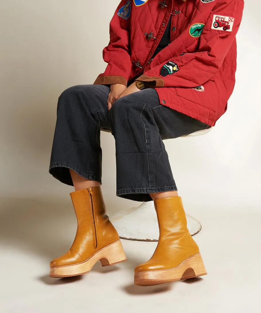 New Isla In Caramel Women Clogs