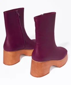 Outlet Isla In Raisin Women Clogs