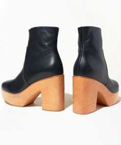 Hot Paz In Black Women Platforms